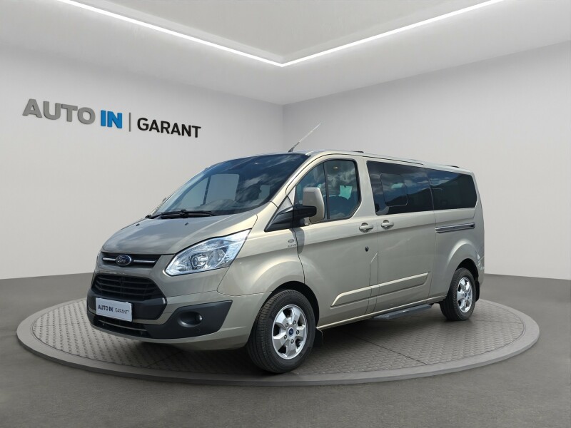 Ford Tourneo Custom 2.0 TDCi 96kW, L2 ČR, 1. Maj., Tažné, 8 Míst, Výhřev Sed., DPH
