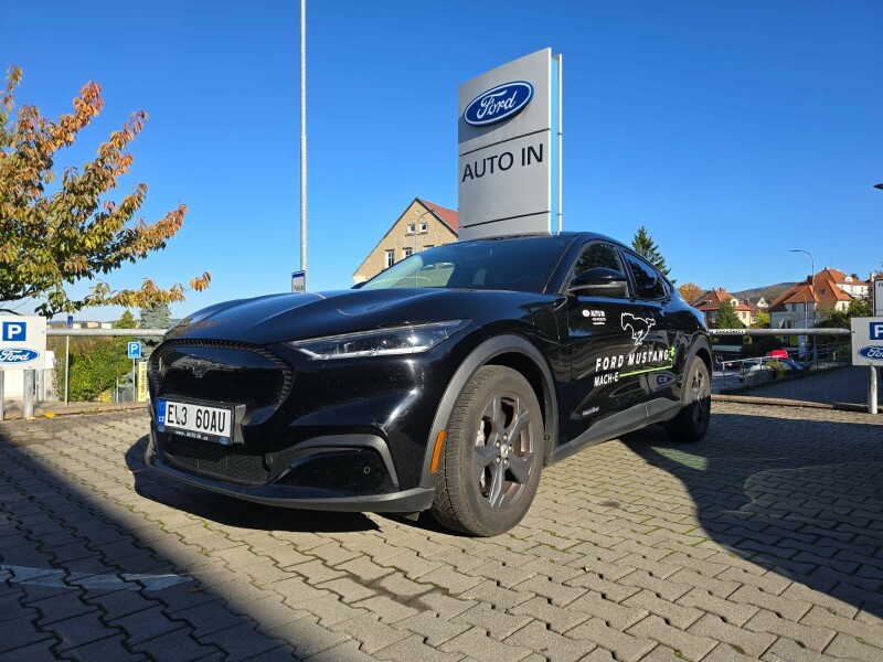 Ford Mustang Mach-E MACH-E 5D 75,7 kWh STANDARDNÍ DOJEZD 221 kW
