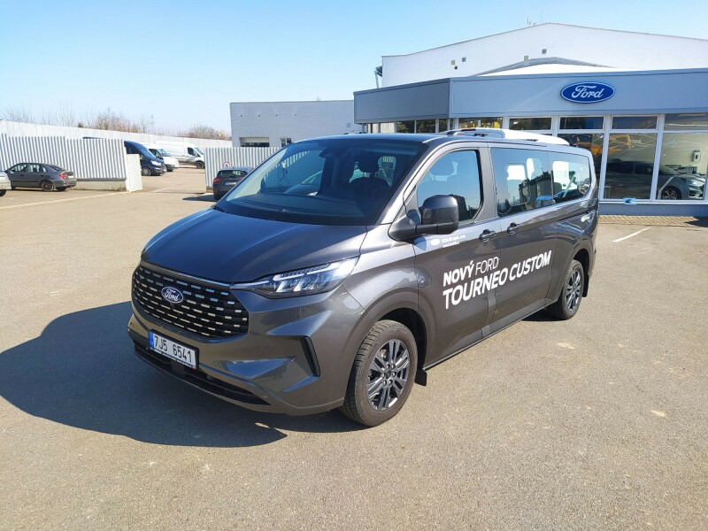 Ford Tourneo Custom 2,0 EcoBlue L2 Titanium 110KW