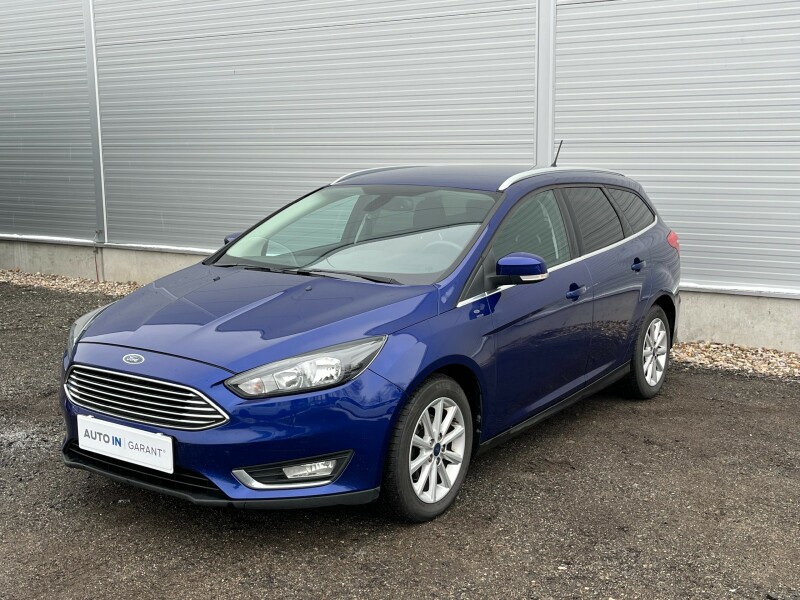 Ford Focus 1.5 88kw, ČR, 1.maj, park.kamera