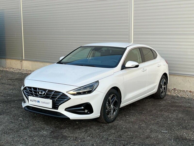 Hyundai i30 Fastback FAMILY SMART 1.0T-GDi, navi, ČR