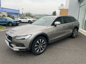 Volvo V90 CROSS COUNTRY, panorama, 2.sada kol, tažné