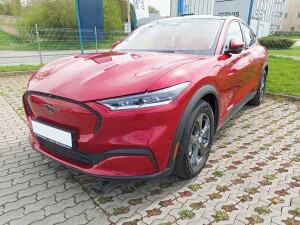 Ford Mustang Mach-E 221 kW, dojezd až 600 km