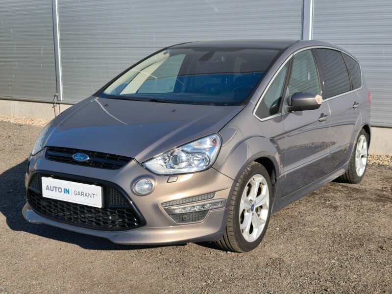 Ford S-MAX 2.2 TDCi 147kW Titanium, tažné, kamera