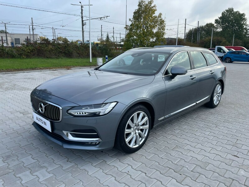 Volvo V90 D4, 140kW, Momentum