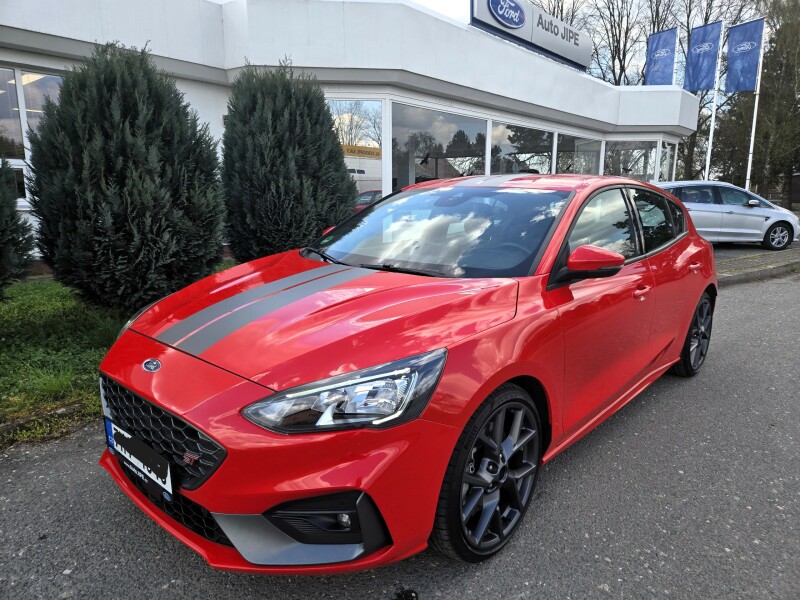 Ford Focus ST 2,3 280ps - manual, CZ původ