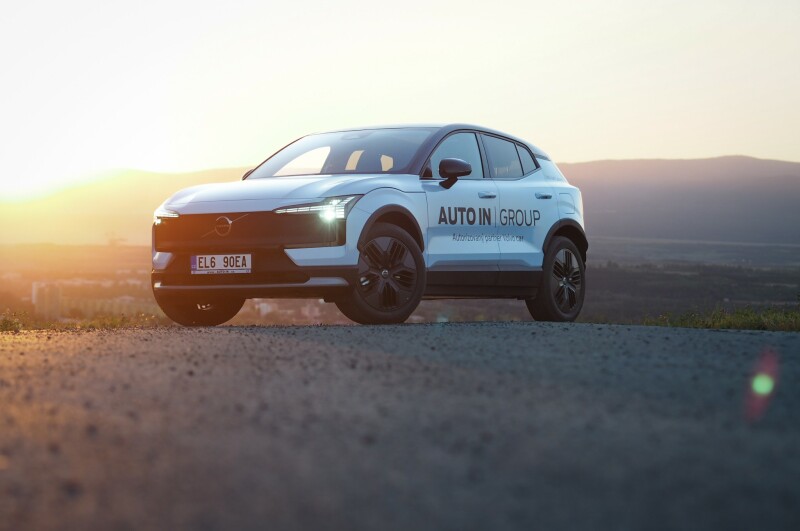 Volvo EX30 CC ULTRA 315kW AWD 360°kamera