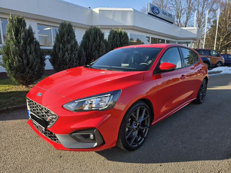 Ford Focus ST 2,3 280PS, CZ původ, najeto 63 tis. km, audiosystém B&O s 10 reproduktory vč. subwooferu