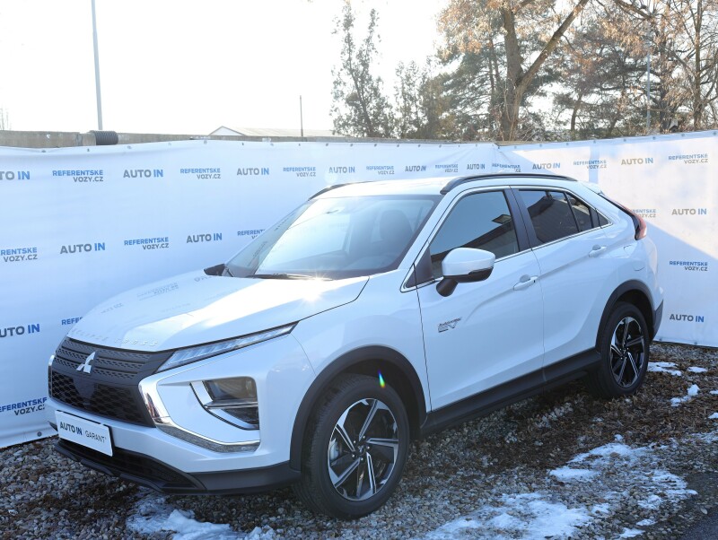 Mitsubishi Eclipse Cross INFORM, PHEV,4x4, nové ČR, tov.záruka